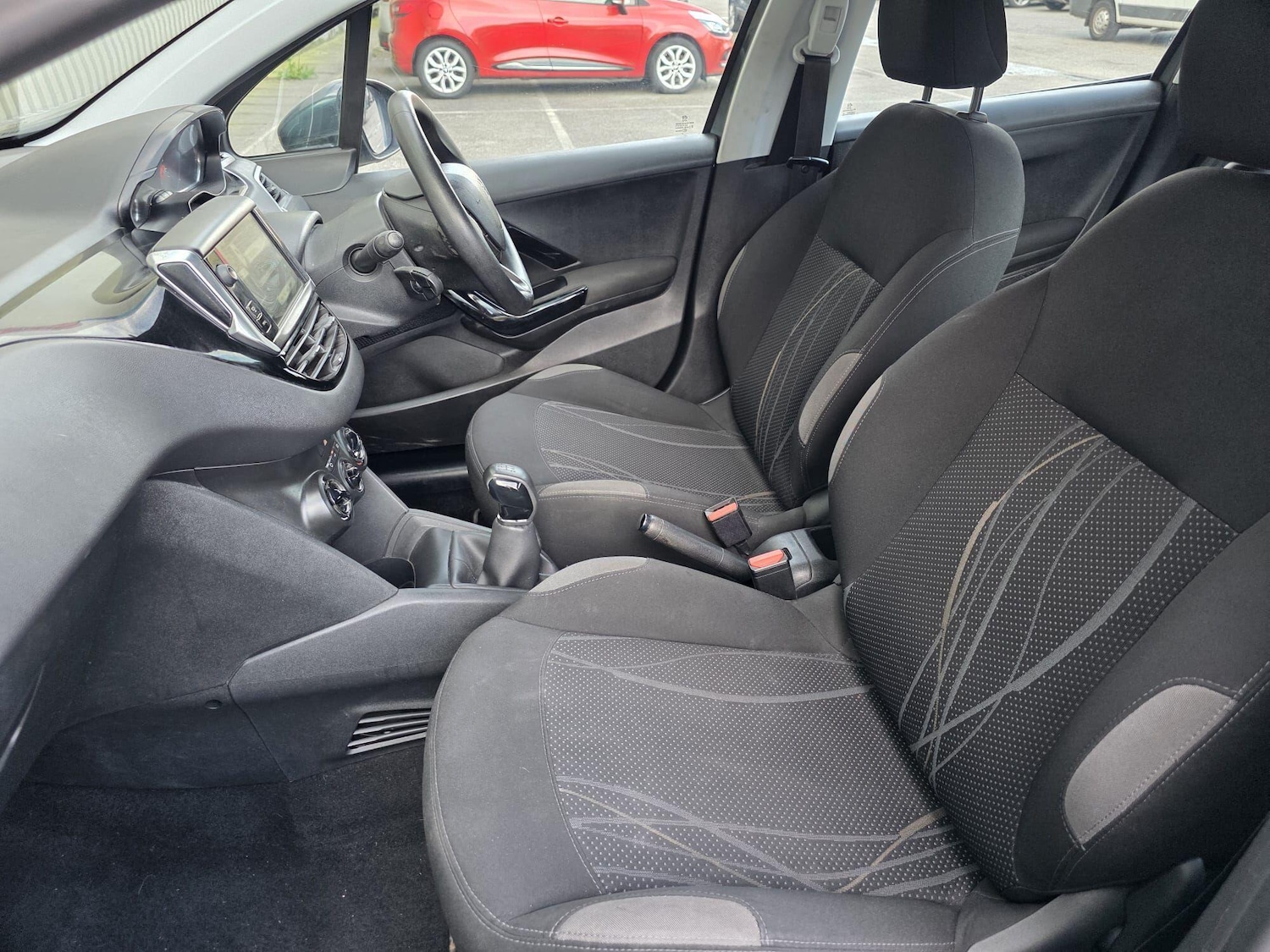 Used Peugeot 208 2014 for sale - 77939948: Photo 25