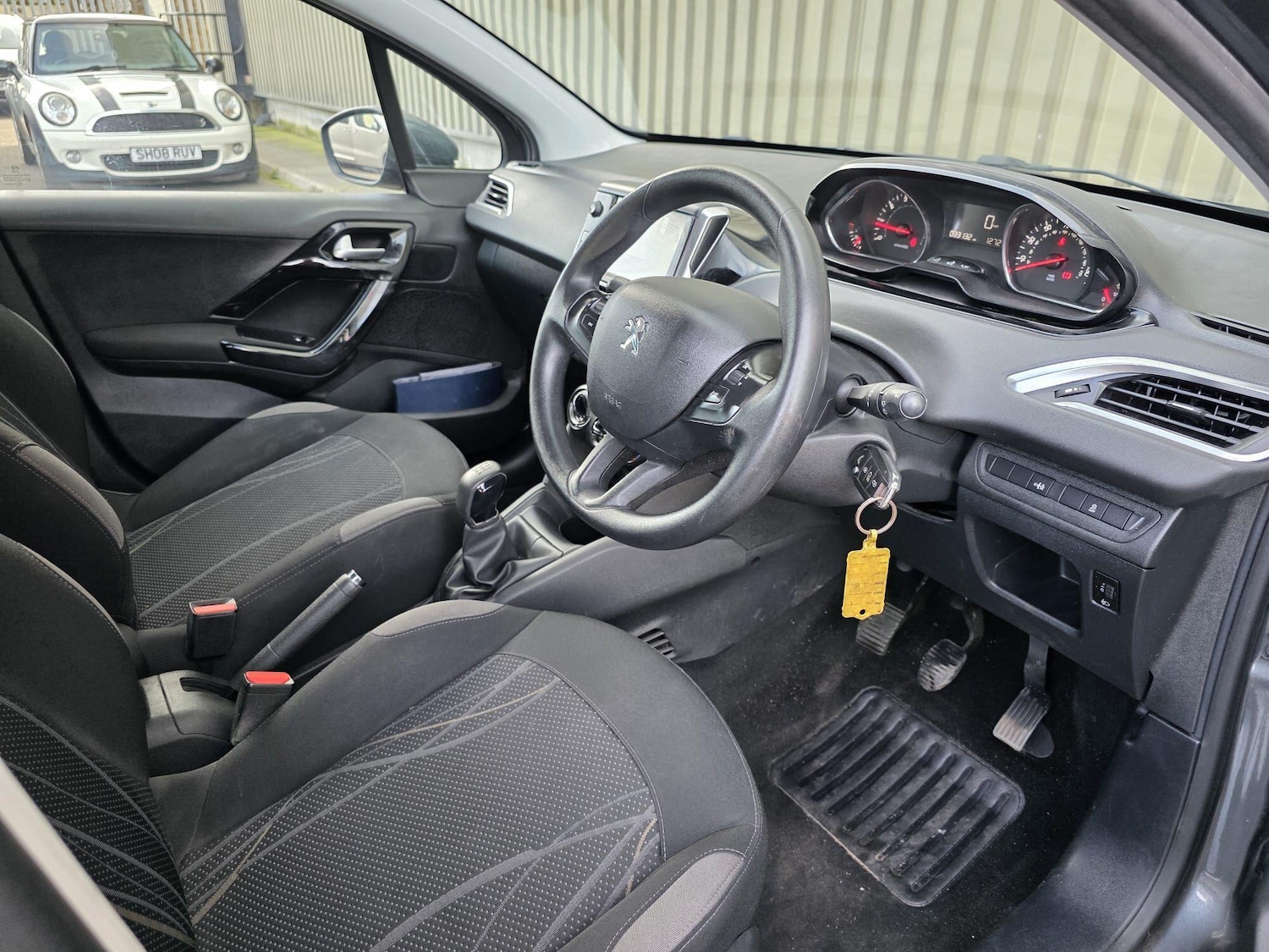 Used Peugeot 208 2014 for sale - 77939948: Photo 27