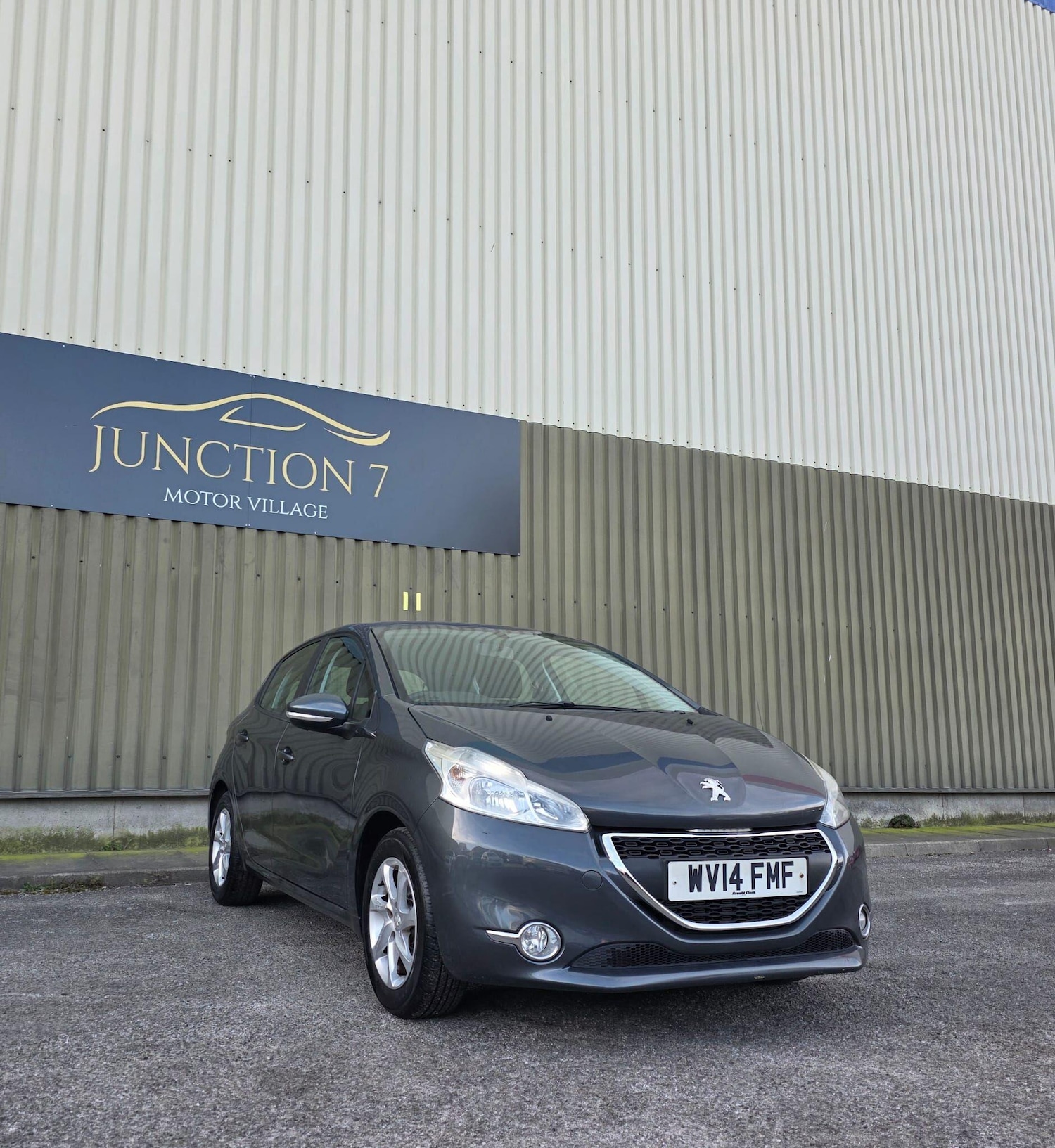 Used Peugeot 208 2014 for sale - 77939948: Photo 3