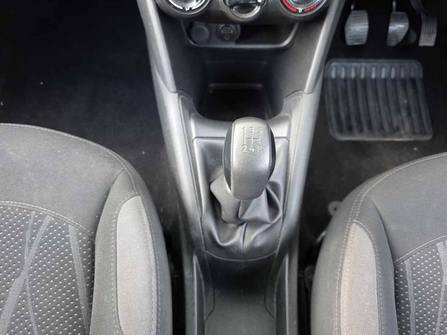 Used Peugeot 208 2014 for sale - 77939948: Photo 31