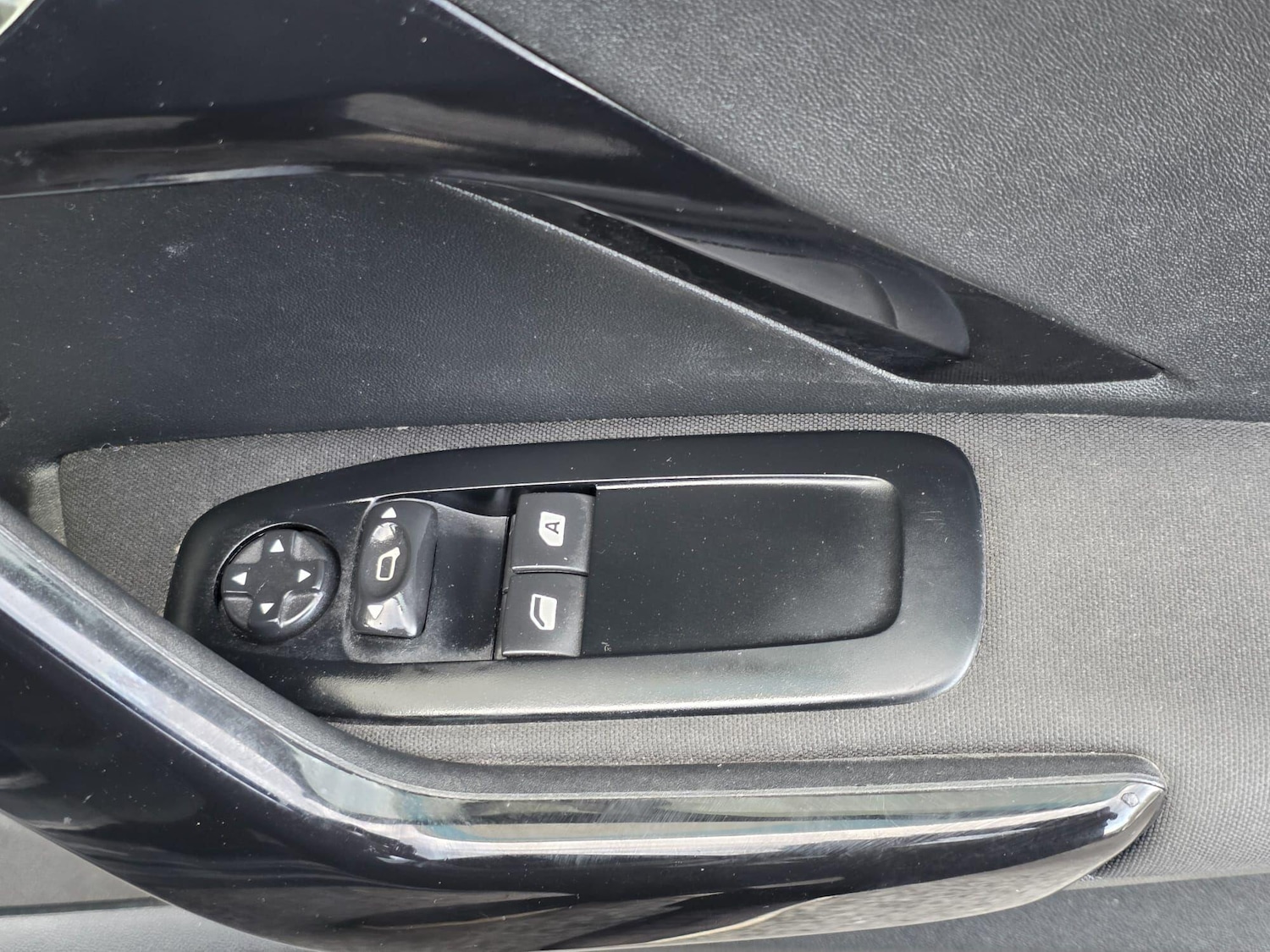 Used Peugeot 208 2014 for sale - 77939948: Photo 33