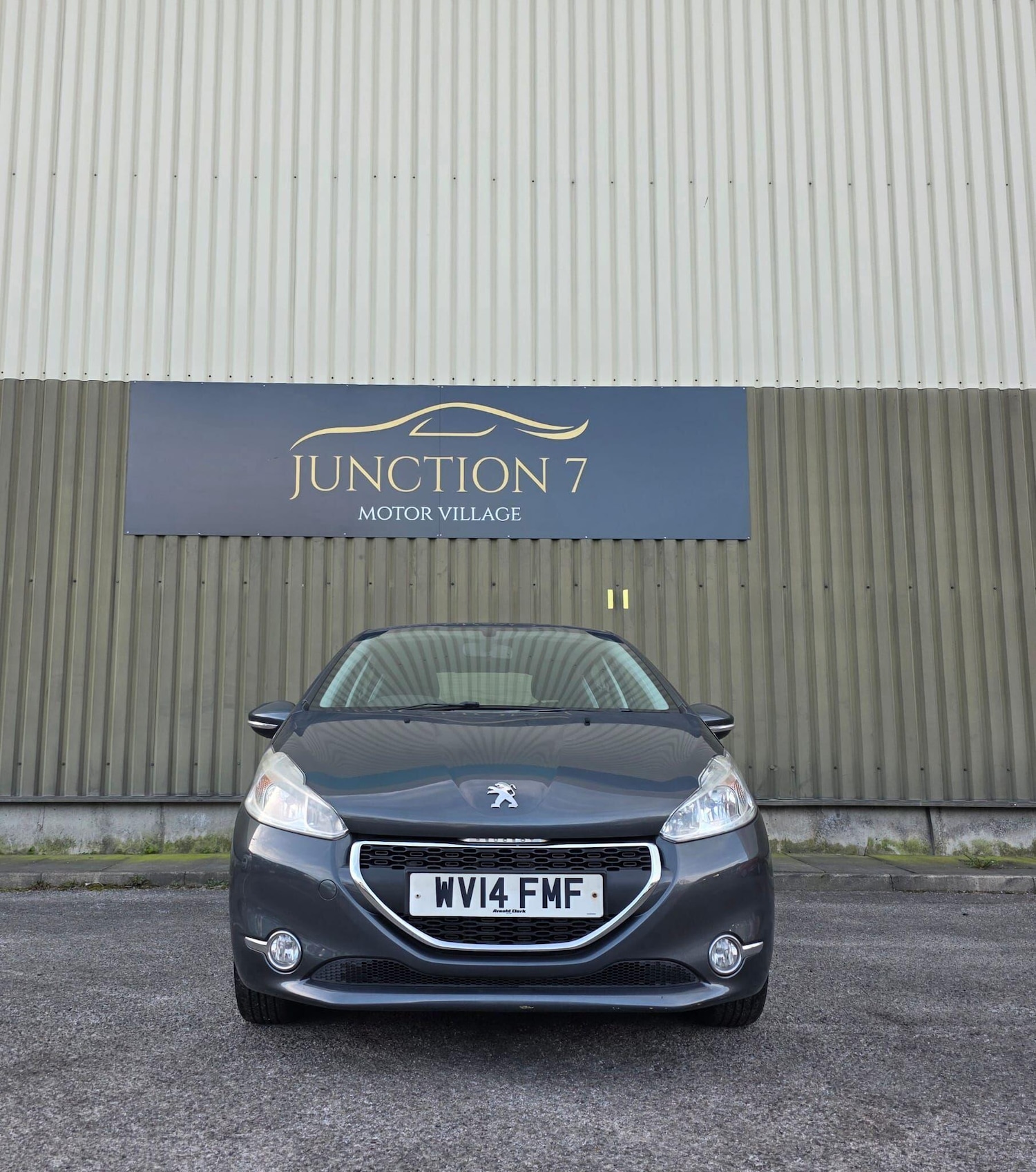 Used Peugeot 208 2014 for sale - 77939948: Photo 4