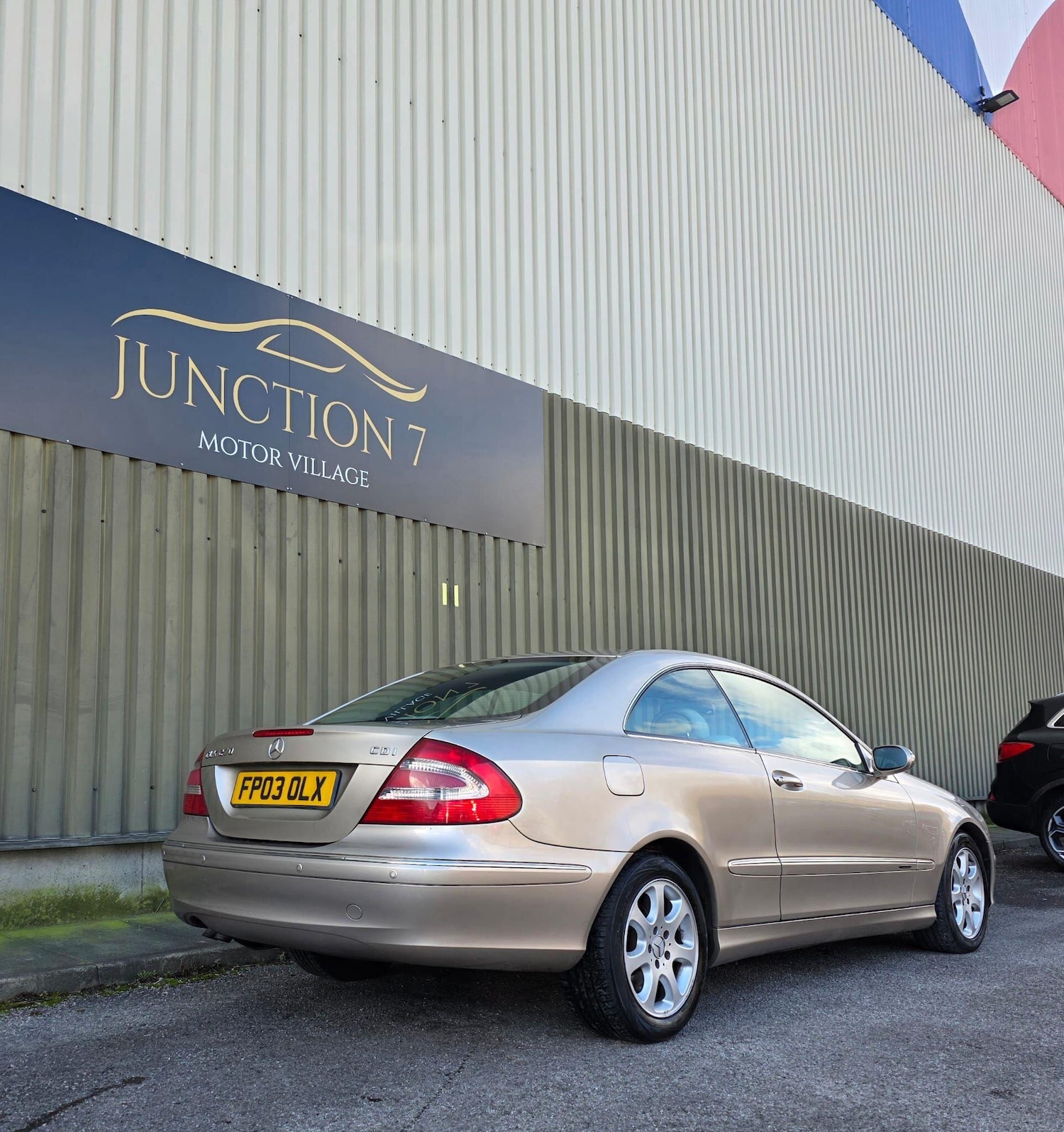Used Mercedes-Benz CLK 2003 for sale - 77645828: Photo 11