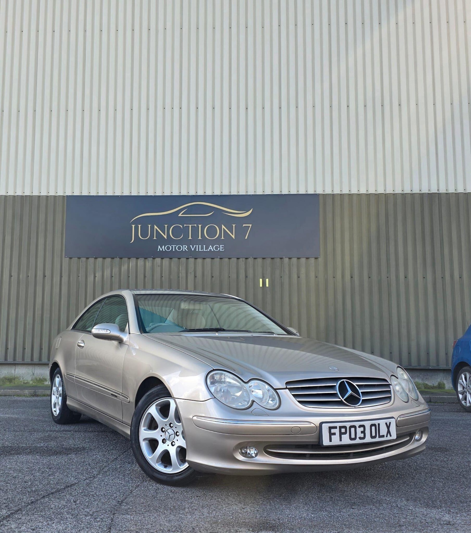 Used Mercedes-Benz CLK 2003 for sale - 77645828: Photo 2