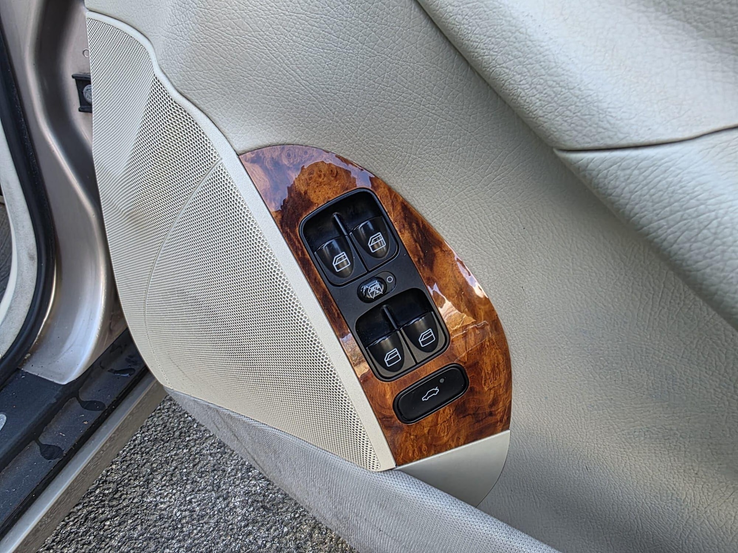 Used Mercedes-Benz CLK 2003 for sale - 77645828: Photo 25