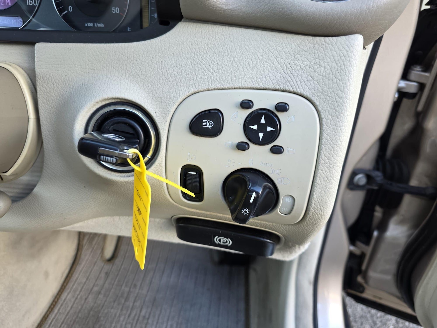 Used Mercedes-Benz CLK 2003 for sale - 77645828: Photo 26