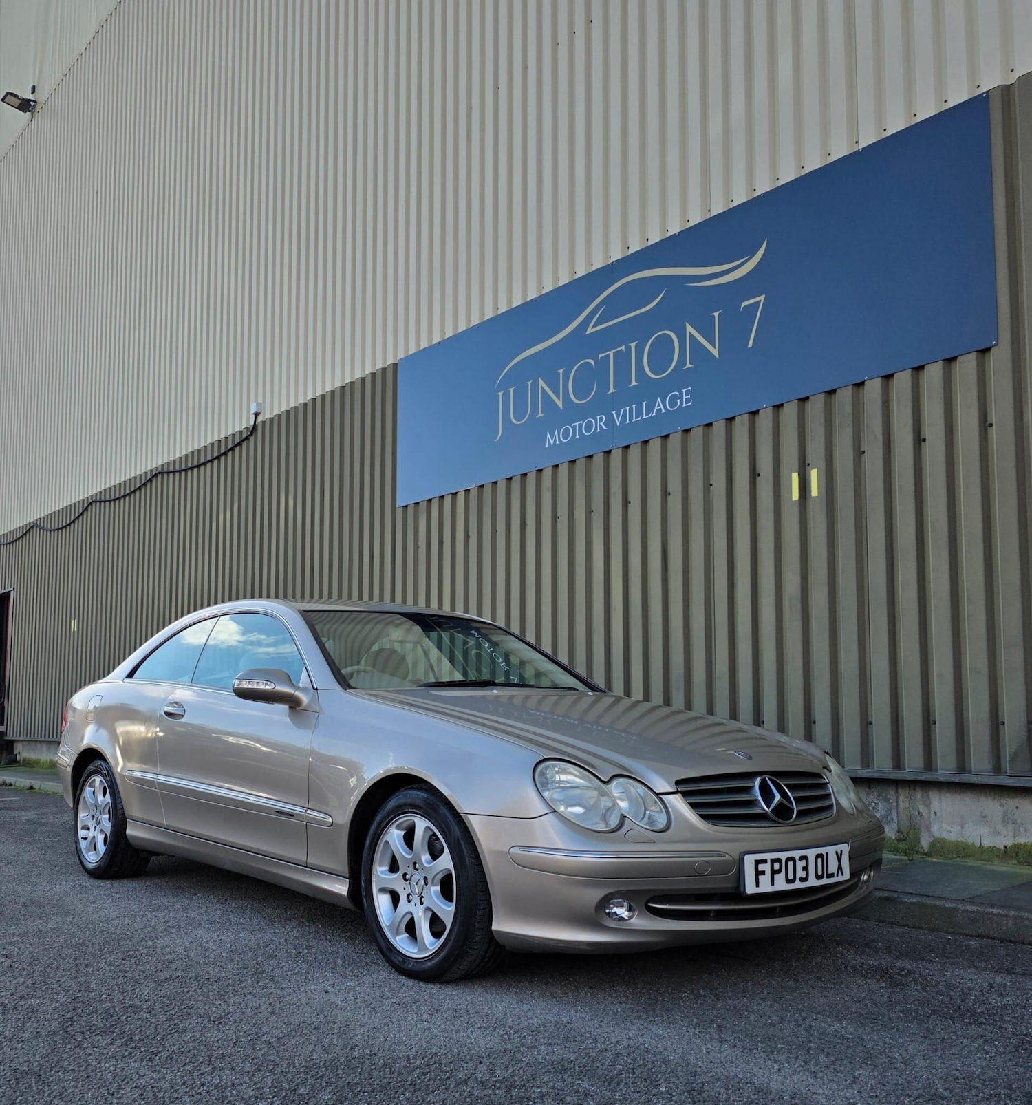 Used Mercedes-Benz CLK 2003 for sale - 77645828: Photo 9