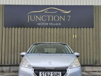 Used Peugeot 208 2013 for sale - 75387949: Photo