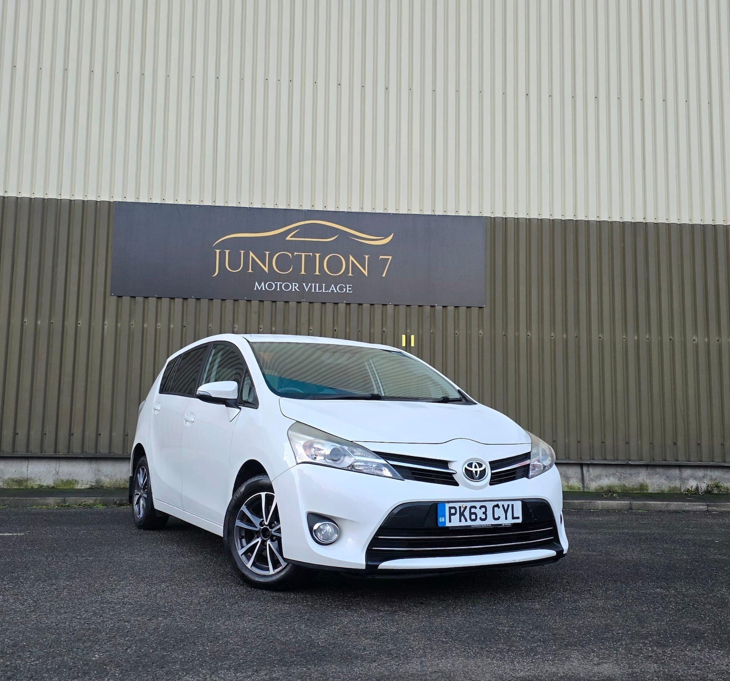 Used Toyota Verso 2013 for sale - 76975687: Photo 2