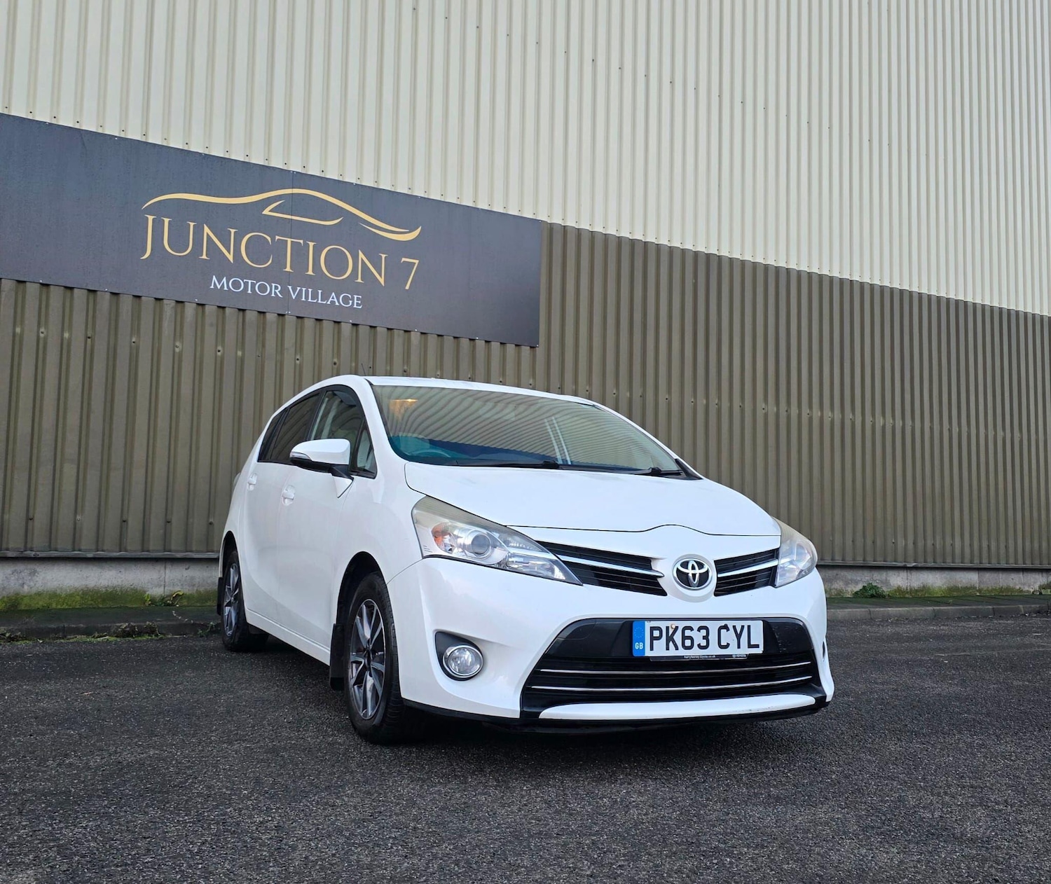 Used Toyota Verso 2013 for sale - 76975687: Photo 3