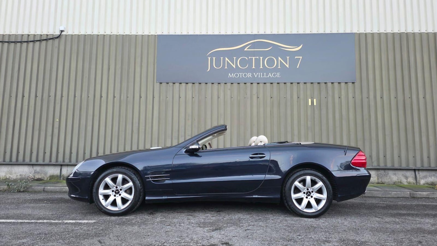 Used Mercedes-Benz SL for sale - 76786580: Photo 24