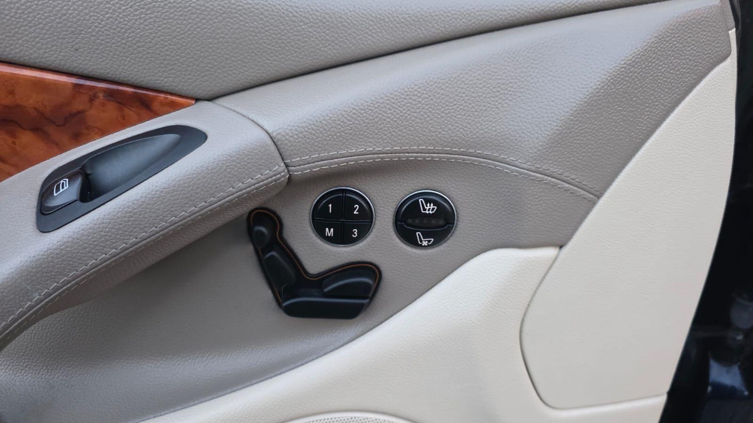 Used Mercedes-Benz SL for sale - 76786580: Photo 35