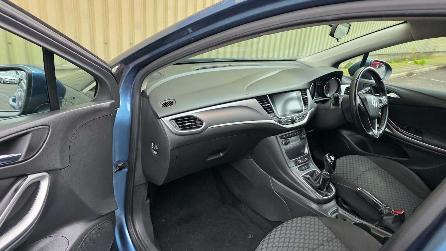 Used Vauxhall Astra 2017 for sale - 76484644: Photo 25