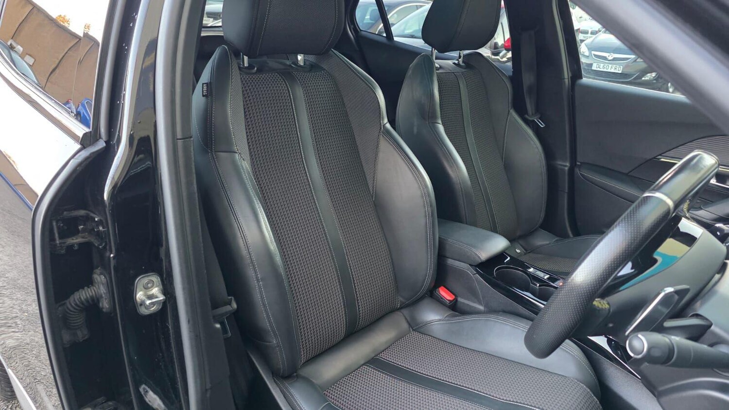 Used Peugeot 2008 2020 for sale - 76632826: Photo 29