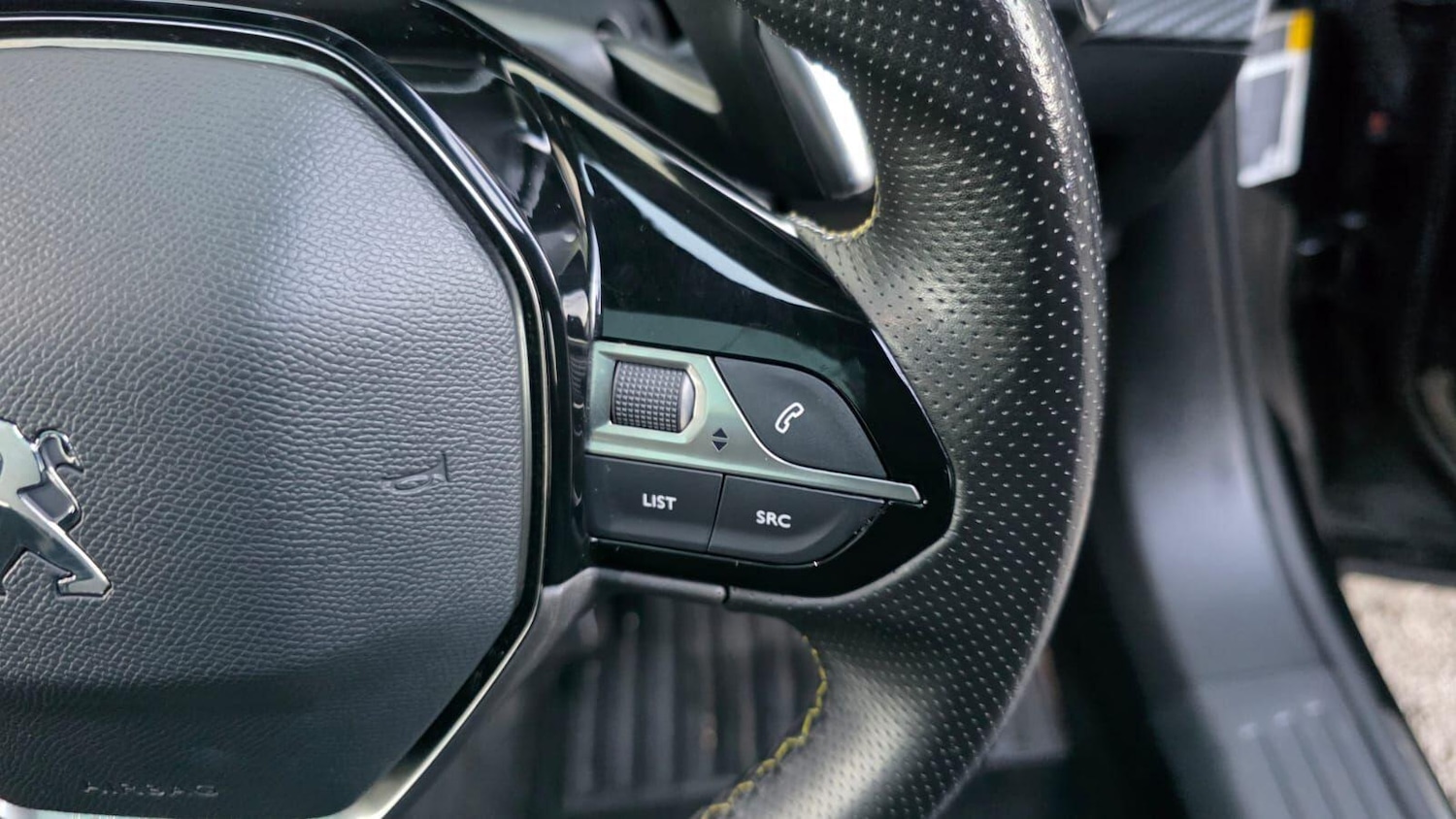 Used Peugeot 2008 2020 for sale - 76632826: Photo 32