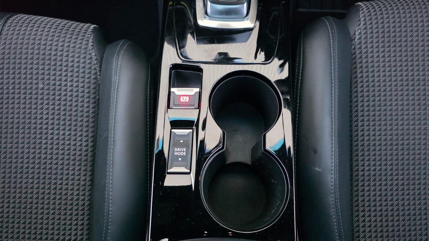 Used Peugeot 2008 2020 for sale - 76632826: Photo 35