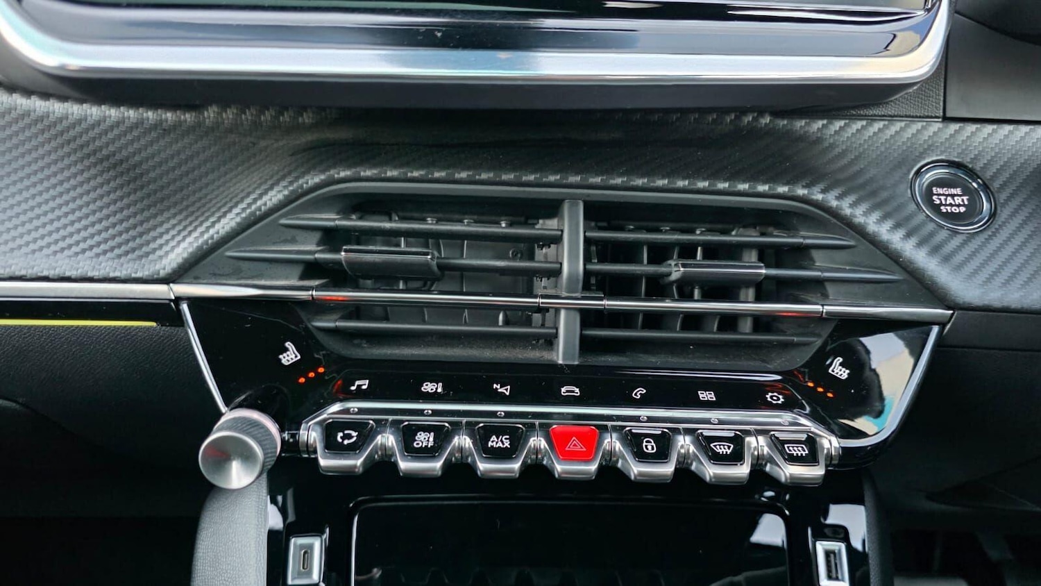 Used Peugeot 2008 2020 for sale - 76632826: Photo 37