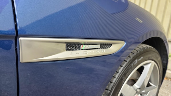 Used Jaguar XE 2016 for sale - 76214460: Photo 17