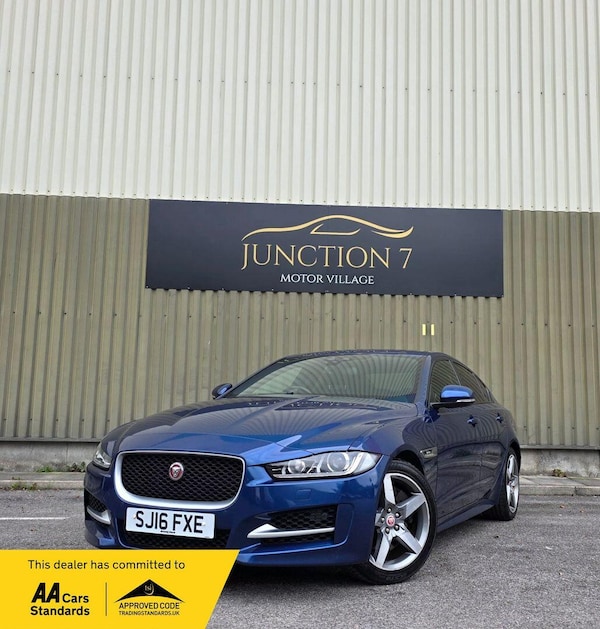 Used Jaguar XE 2016 for sale - 76214460: Photo 1
