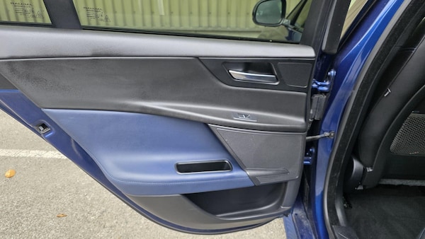 Used Jaguar XE 2016 for sale - 76214460: Photo 21