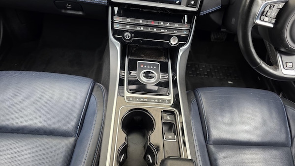 Used Jaguar XE 2016 for sale - 76214460: Photo 31