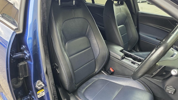Used Jaguar XE 2016 for sale - 76214460: Photo 33