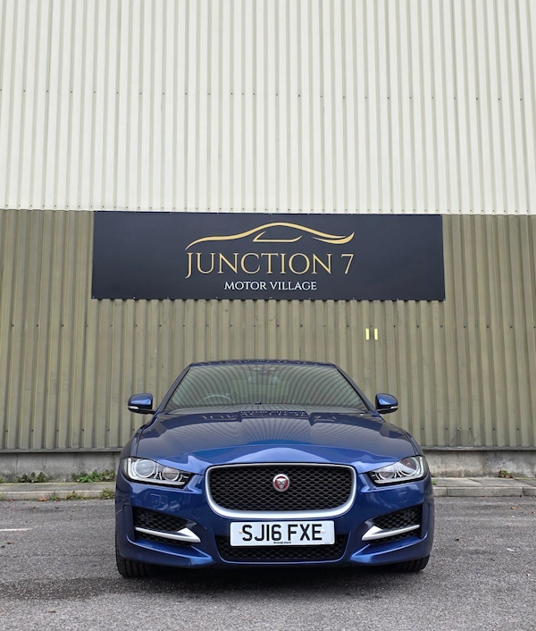 Used Jaguar XE 2016 for sale - 76214460: Photo 3