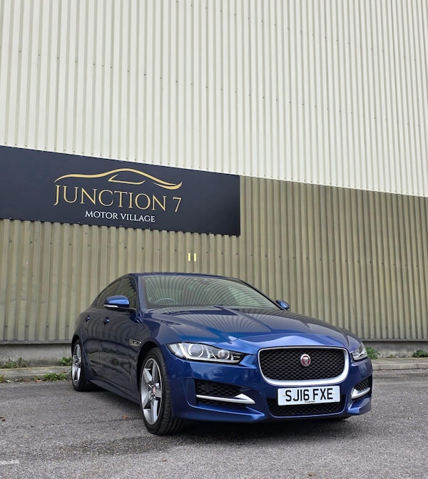 Used Jaguar XE 2016 for sale - 76214460: Photo 4