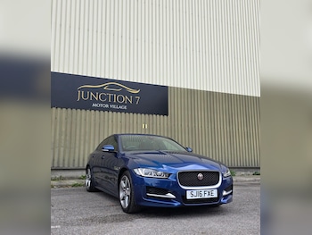 Used Jaguar XE 2016 for sale - 76214460: Photo 4