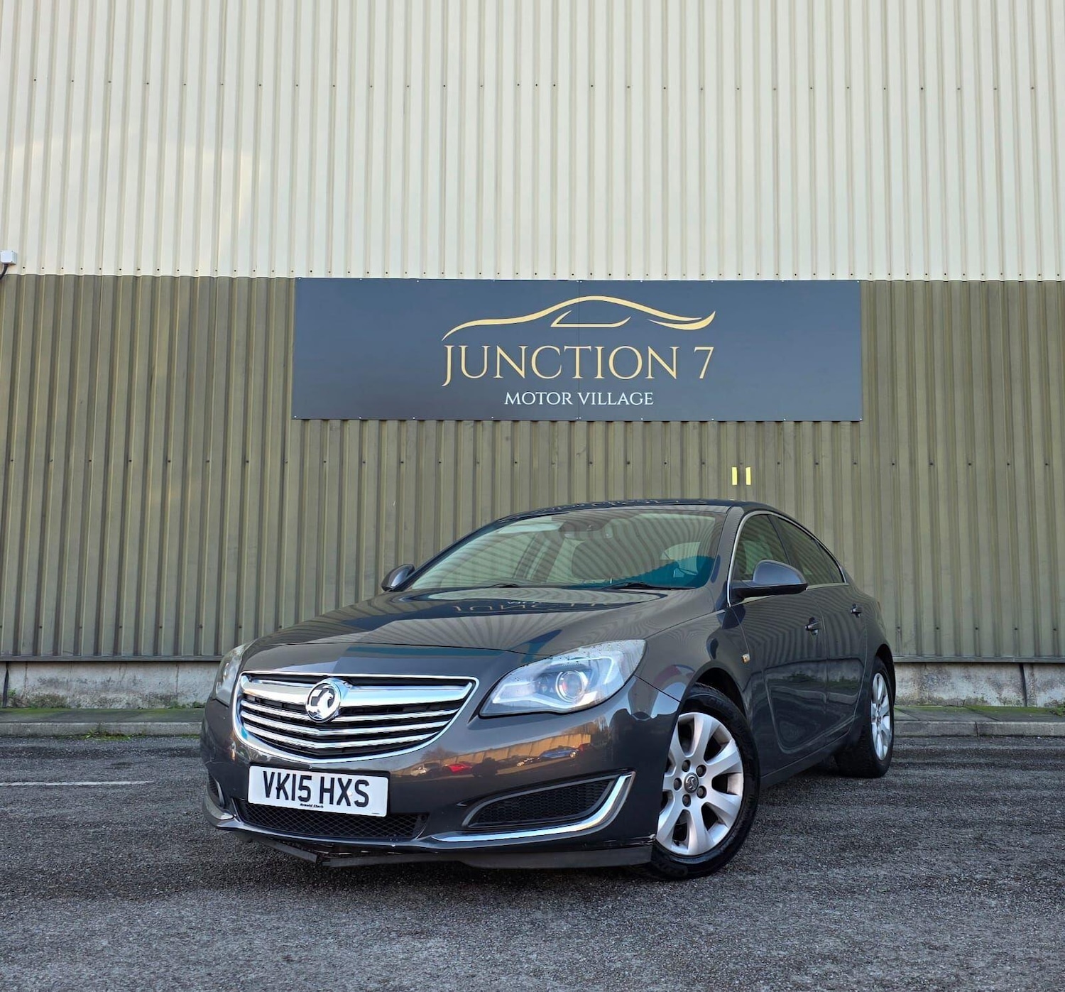 Used Vauxhall Insignia 2015 for sale - 76634009: Photo 1