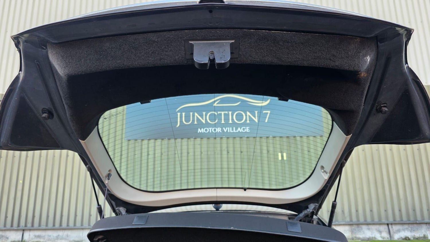 Used Vauxhall Insignia 2015 for sale - 76634009: Photo 16