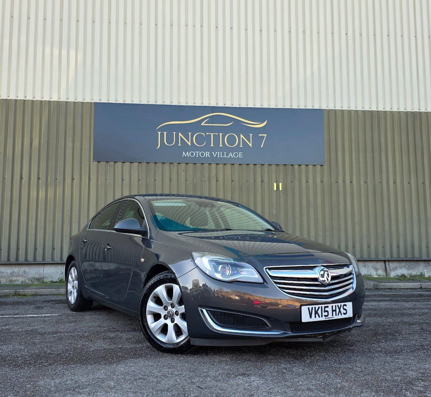 Used Vauxhall Insignia 2015 for sale - 76634009: Photo 2