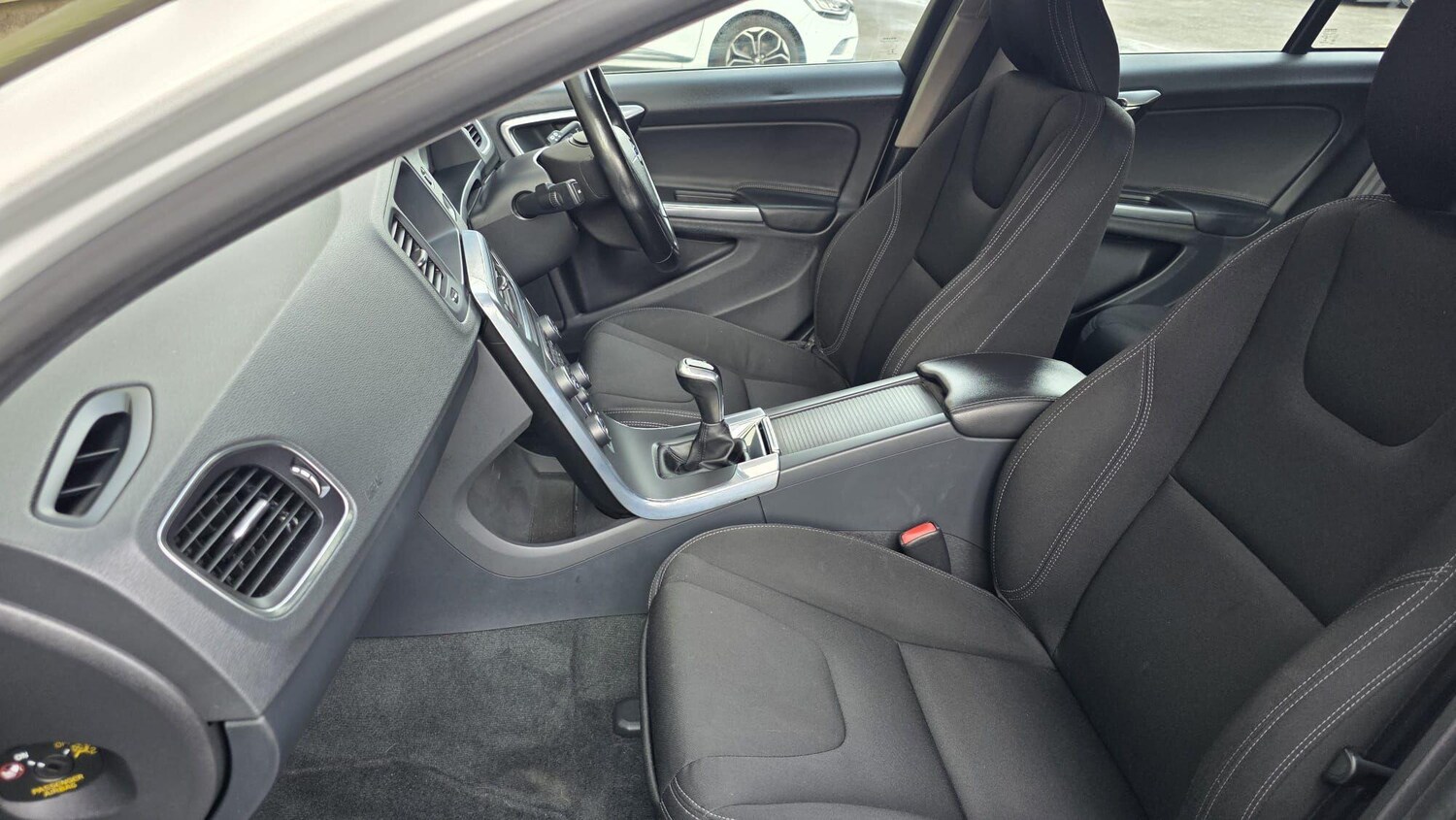 Used Volvo V60 for sale - 77484211: Photo 24