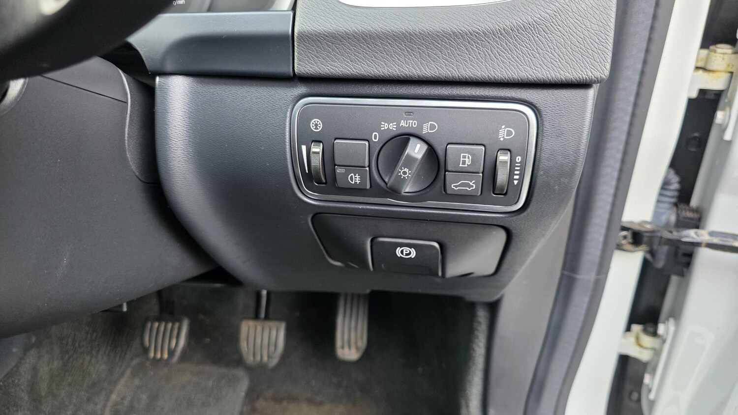 Used Volvo V60 for sale - 77484211: Photo 30