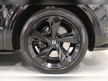 Used Bentley Bentayga 2019 for sale - 76844984: Photo
