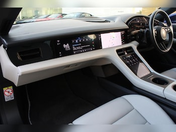 Used Porsche Taycan 2022 for sale - 76405312: Photo