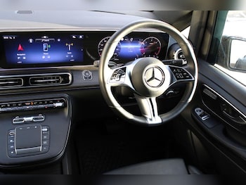 Used Mercedes-Benz V-Class 2024 for sale - 76722808: Photo