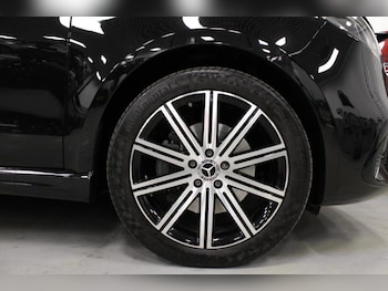 Used Mercedes-Benz V-Class 2024 for sale - 76722808: Photo