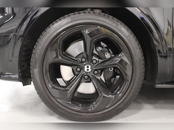 Used Bentley Bentayga undefined for sale - 77307019: Photo