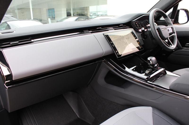 Used Land Rover Range Rover Sport 2024 for sale - 76738828: Photo 3