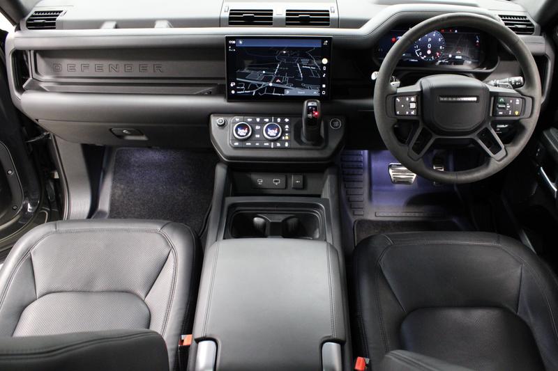 Used Land Rover Defender 2023 for sale - 76738839: Photo 17