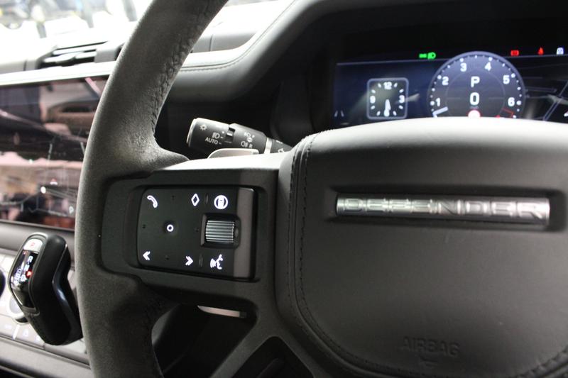 Used Land Rover Defender 2023 for sale - 76738839: Photo 18