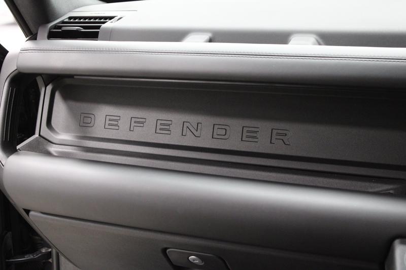 Used Land Rover Defender 2023 for sale - 76738839: Photo 24