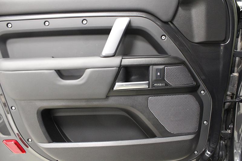 Used Land Rover Defender 2023 for sale - 76738839: Photo 25