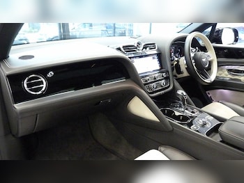 Used Bentley Bentayga 2021 for sale - 78556210: Photo