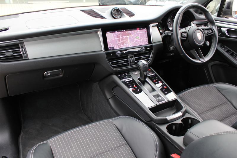 Used Porsche Macan 2023 for sale - 77106629: Photo 3