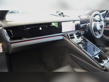 Used Porsche Panamera 2025 for sale - 79223214: Photo