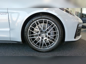 Used Porsche Panamera 2025 for sale - 79223214: Photo