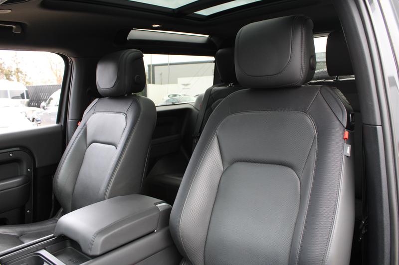 Used Land Rover Defender 2023 for sale - 78067524: Photo 17