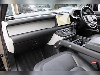 Used Land Rover Defender 2023 for sale - 78067524: Photo